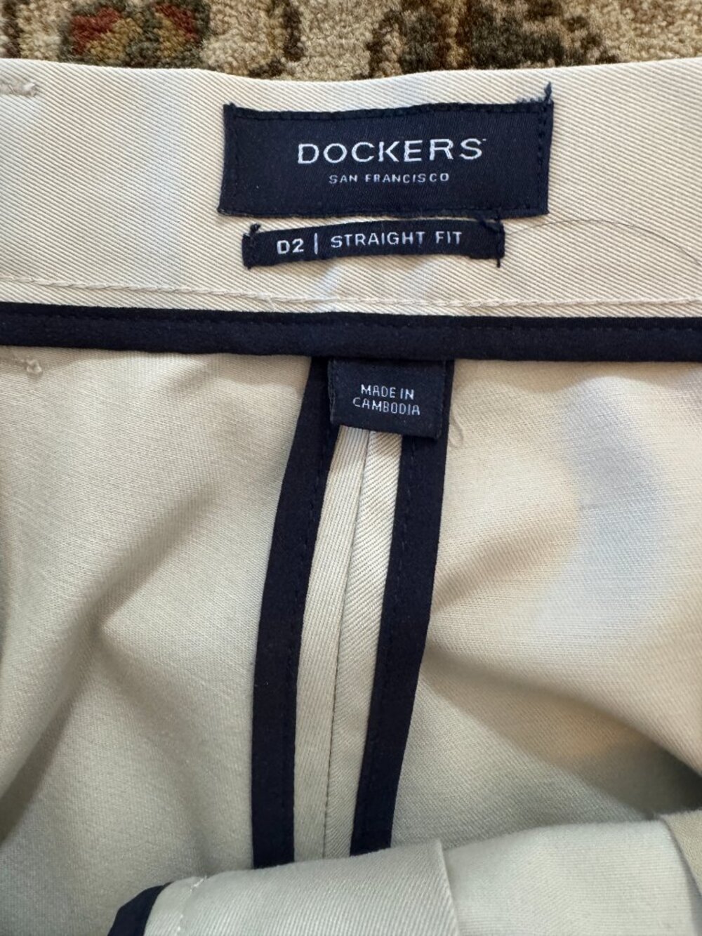 Dockers D2 Straight Fit Beige Pleated Khaki Pants Mens Size 34x30 - Picture 3 of 8